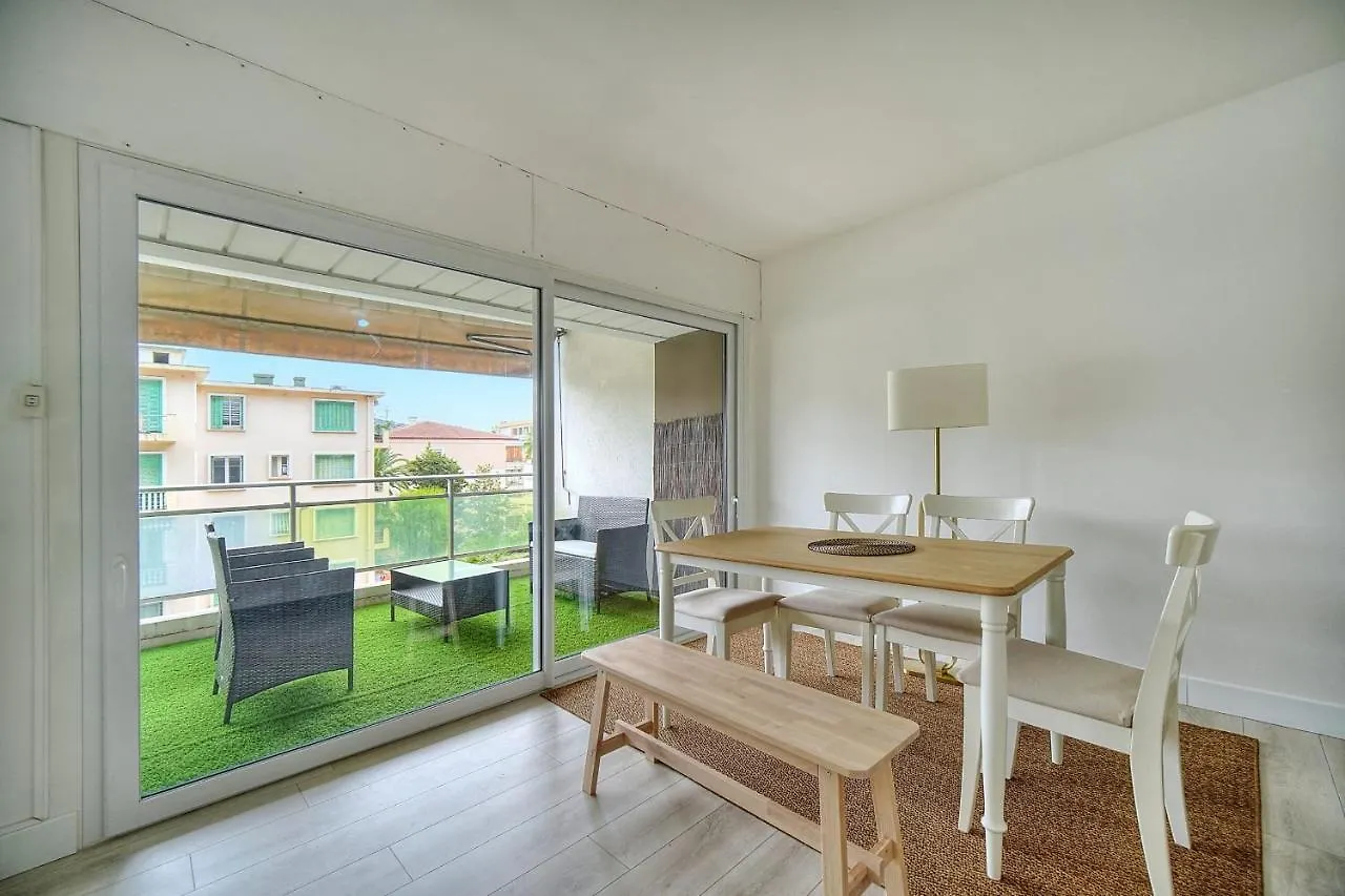 Daire Immogroom - Terrace - Near Shops - Parking - Wifi - Ac Livingroom Cannes