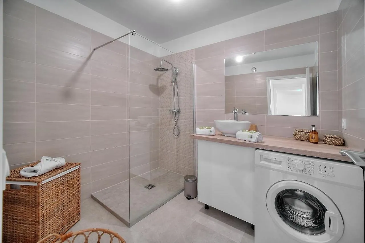 Immogroom - Terrace - Near Shops - Parking - Wifi - Ac Livingroom Cannes Appartamento